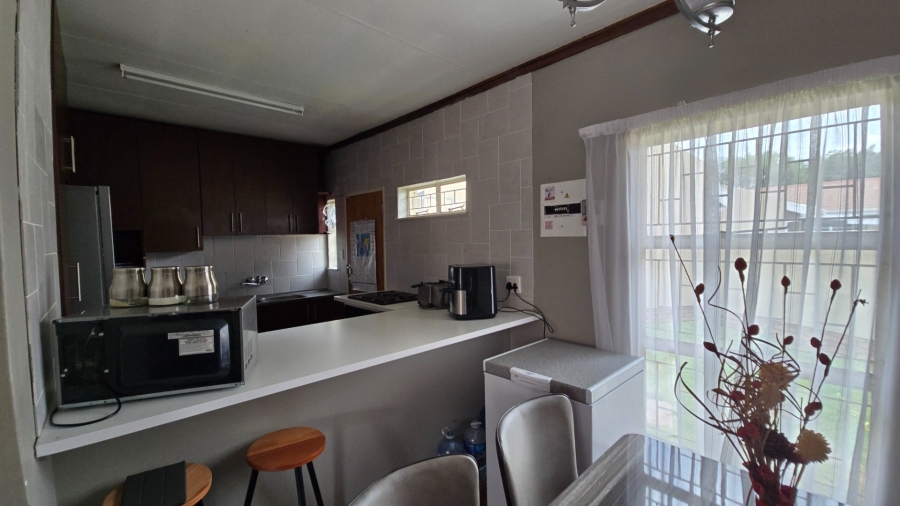 2 Bedroom Property for Sale in Langenhovenpark Free State